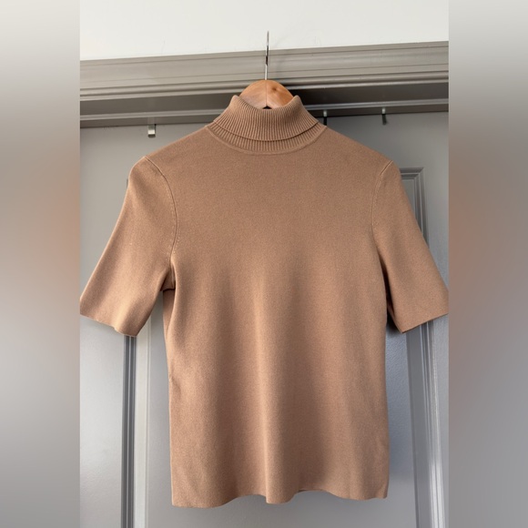 Turtleneck Short Sleeve Rib Sweater
Anne Klein - Picture 3 of 9